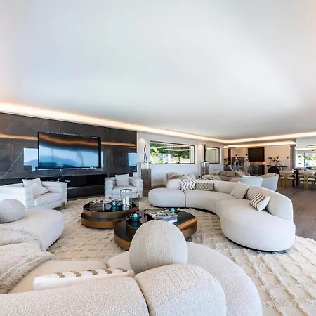 Magnificent In With Sea View