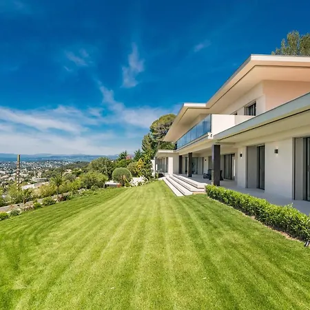 Magnificent In With Sea View Apartment